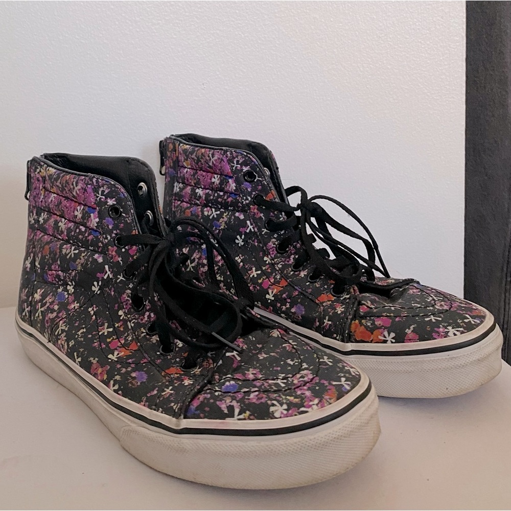 Vans Sk8-Hi Zip (Little Kid/Big Kid) Sneakers, Size 5.5, Width M